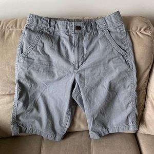Boys urban pipeline gray flat front khaki shorts size 18